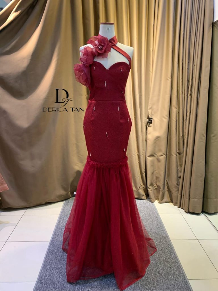 sewa gaun prewedding merah